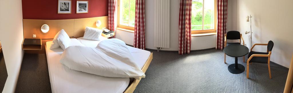 Hotel Aurora Ardez Quarto foto